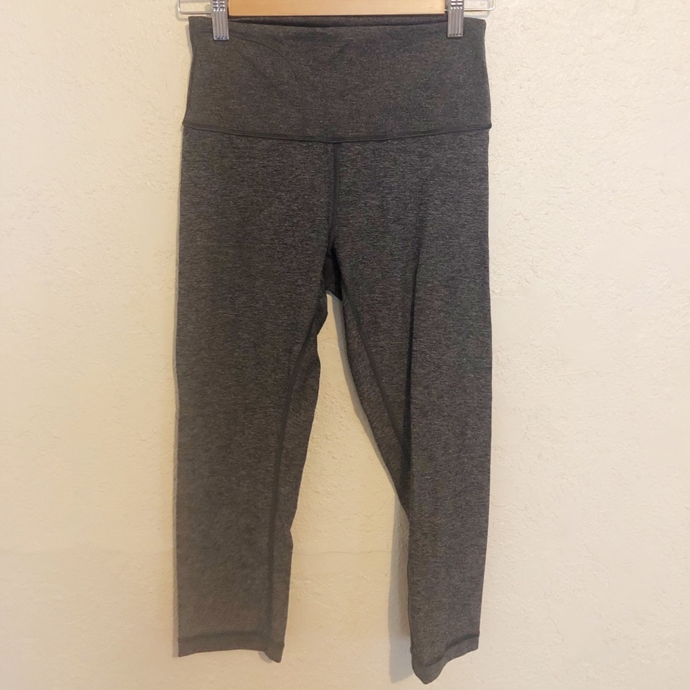 Lulu lemon grey capri leggings